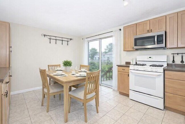 Photo - 198 Cohasset St