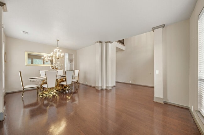 Photo - 8804 Sunforest Ln