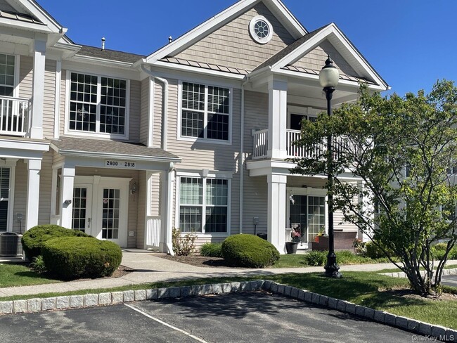 Building Photo - 2814 Bennington Dr