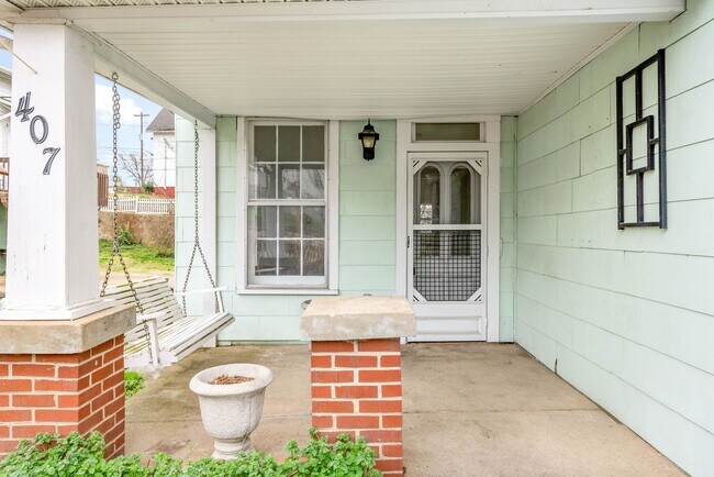 Photo - 407 S 2nd St