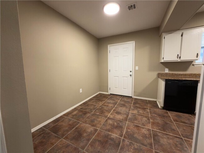 Photo - 806 N 30th St