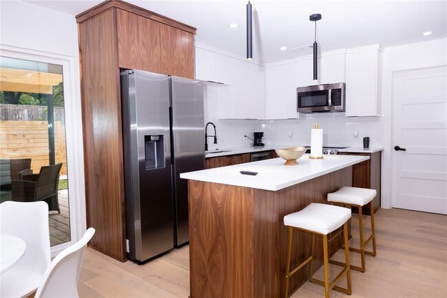 Photo - 1402 Braes Ridge Dr