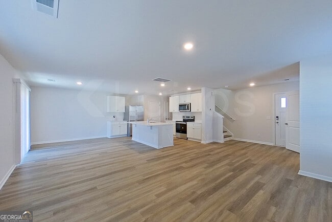 Photo - 127 Overstreet Way