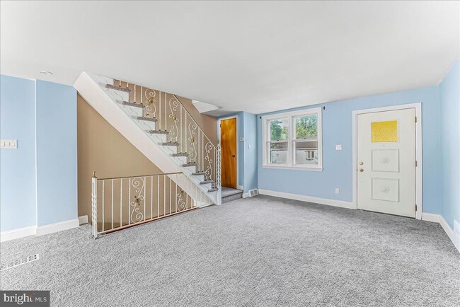 Photo - 324 W Rively Ave