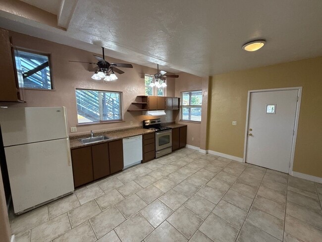 Photo - 291 Clay St W Unit #1