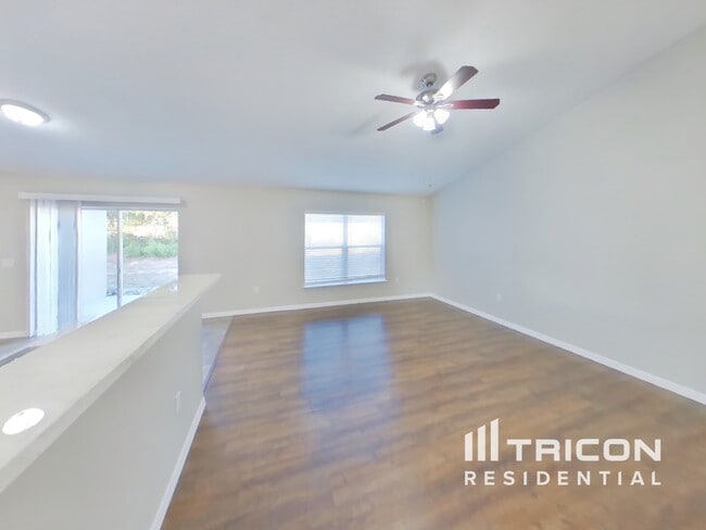 Photo - 9297 Oak Grove St