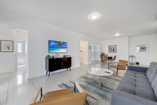 Building Photo - 9800 East Bay Harbor Drive