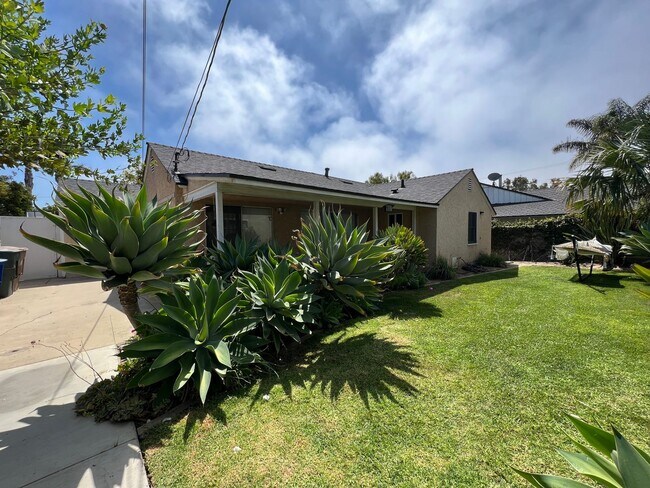 Photo - Mid Town Adorable Home!