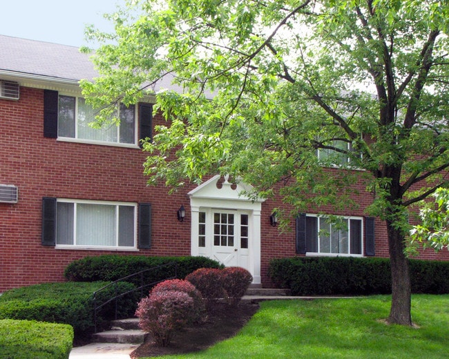 Sharondale Woods Apartments
