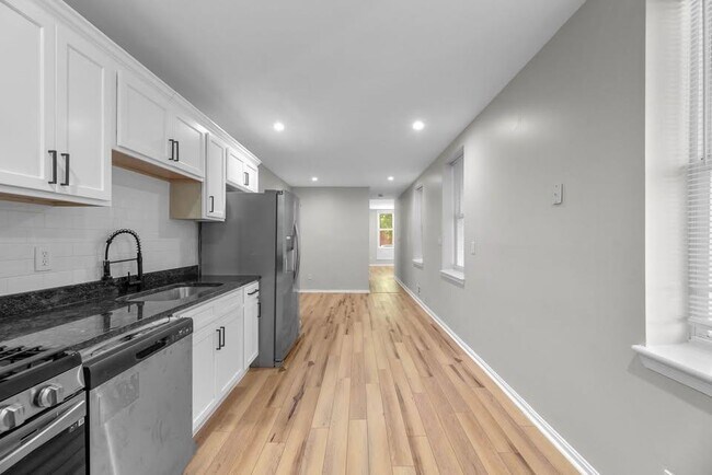 Photo - 2042 E Fayette St