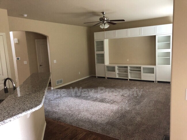 Photo - 242 Saratoga Dr