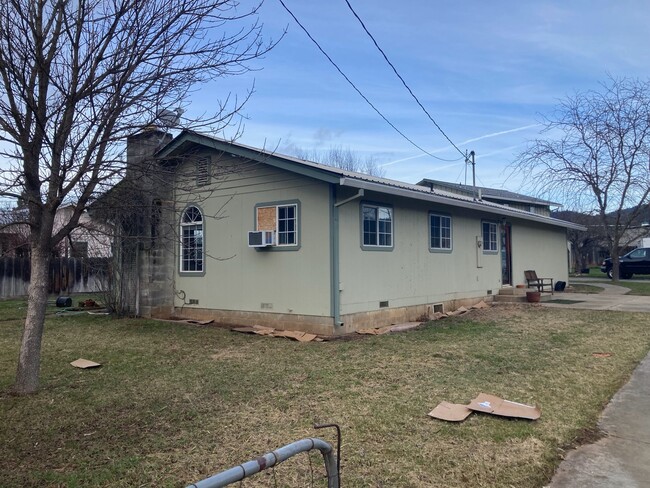 Photo - 111 Mill St House