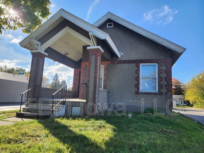 Building Photo - 2019 Falls Ave