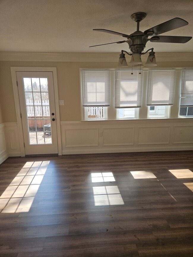 Photo - 813 Appleseed Ct