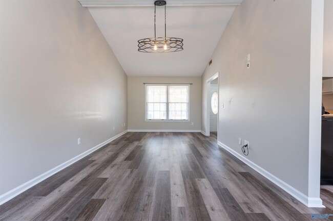 Photo - 107 Bridgestone Dr NE