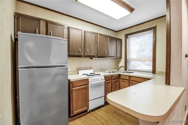 Photo - 530 Linwood Ave