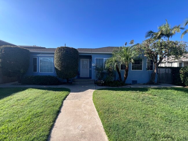 Building Photo - 1930 W Redondo Beach Blvd Rental