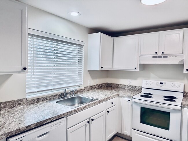 Building Photo - North Town Apartments