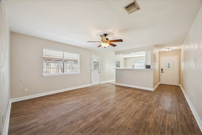 Photo - 1808 Wren Dr