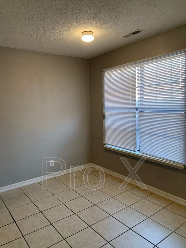 Photo - 1021 S St Louis Ave