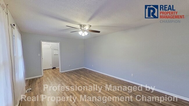 Photo - Adorable 3 BD/2 BA with Large Lot on Cul-de-Sac