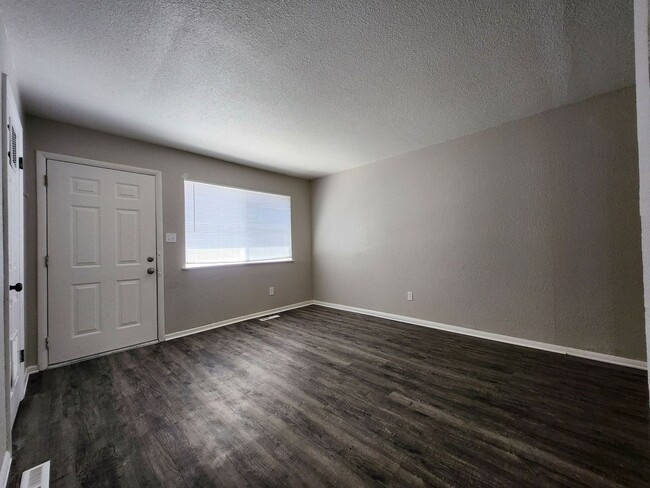 Photo - 4307 Ericson Dr Unit 4