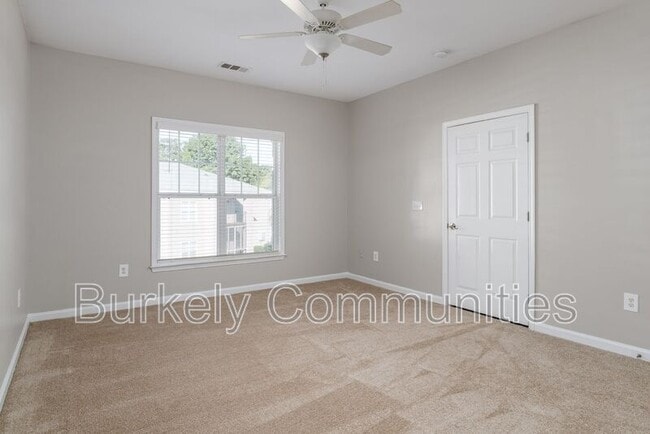 Photo - 104 Thornton Ct Unit Apartment E