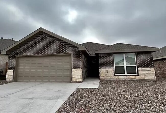 Building Photo - Incredible 3 Bedroom Available In Odessa