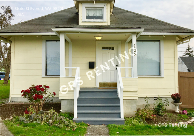 Building Photo - Classic 2 bedroom 1 bathroom bungalow! Rental