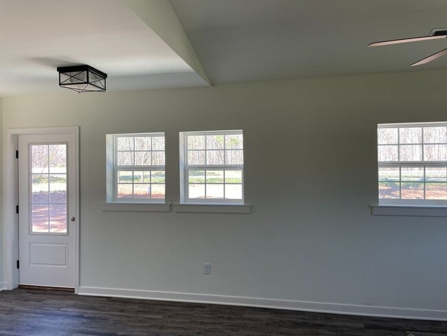 Photo - OCTOBER MOVE IN SPECIAL!                  ...