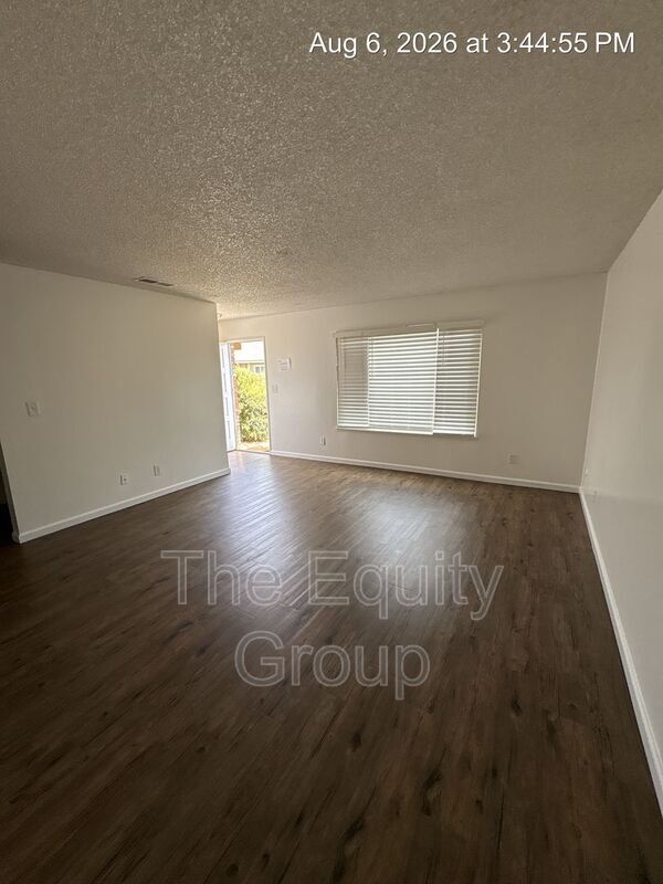 Photo - 907 S Demaree St