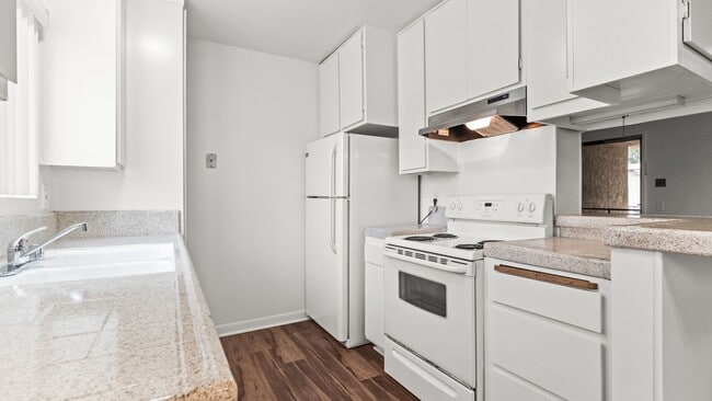 Photo - San Remo Court