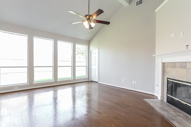 Photo - 407 Cedar Branch Dr