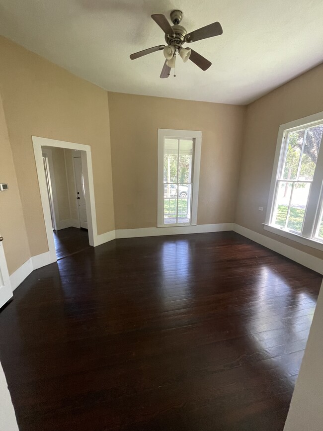 Photo - 704 S Anglin St Unit 2 Bedroom 1 Bath