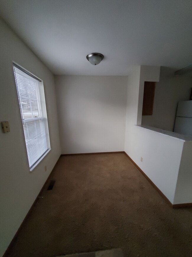 Photo - Hickory Point Apartments