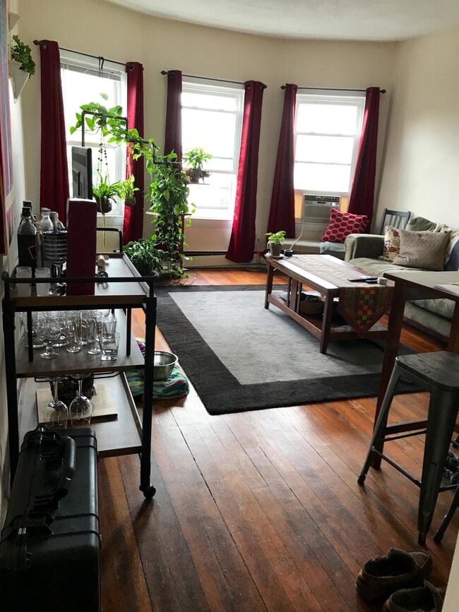 Building Photo - 3 Calvin St Unit 1