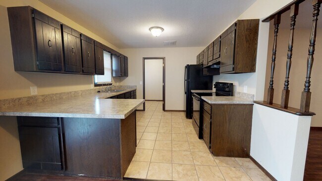 Photo - 340-344 W. Jewell, Russell Unidad 340 W. Jewell