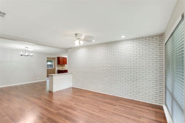 Photo - 821 Wisteria Way