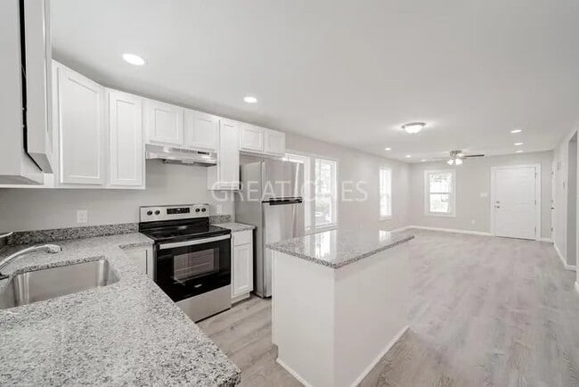 Photo - 812 N Elm Ave