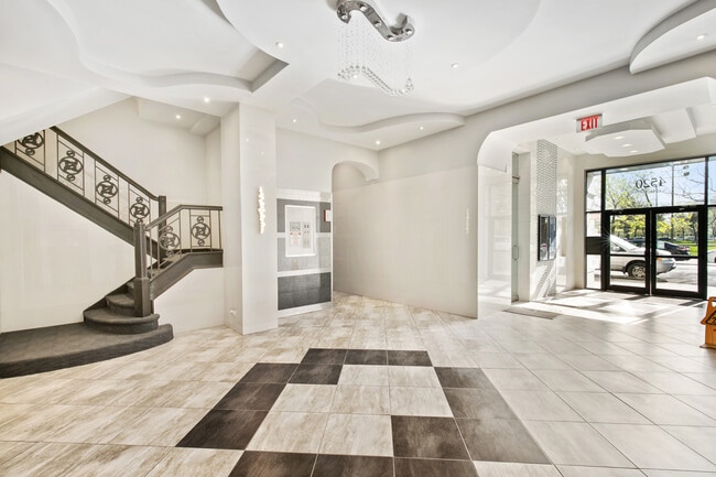 Photo - 4520 N Clarendon Ave Unit 907