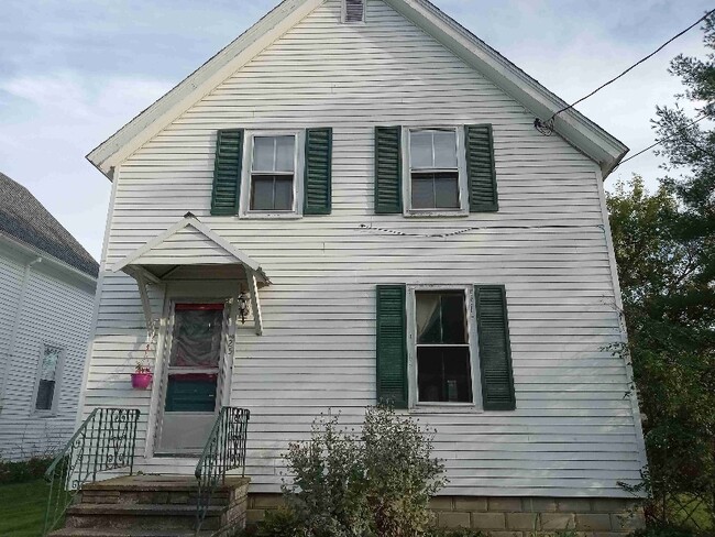 Building Photo - 25 Spruce St Rental