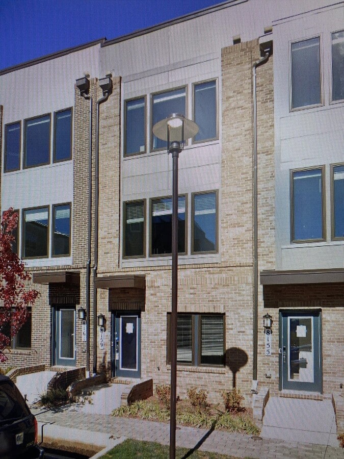 Photo - 8159 Tompkins St