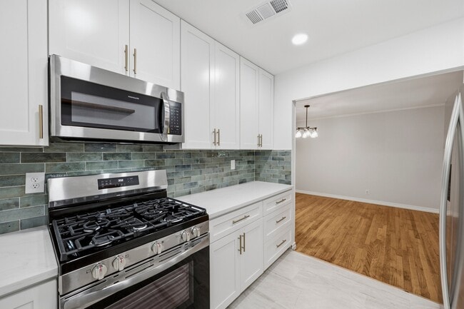 Photo - 1206 Bandera Ln