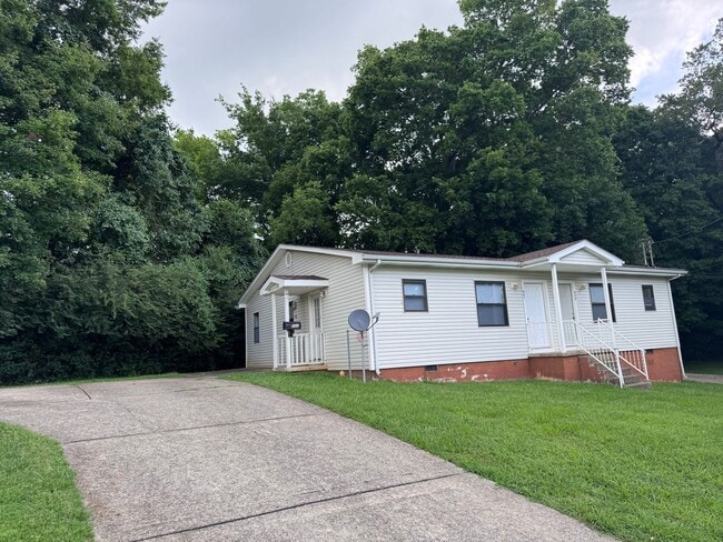 Building Photo - Charlotte St Duplex Unit 947 Charlotte St
