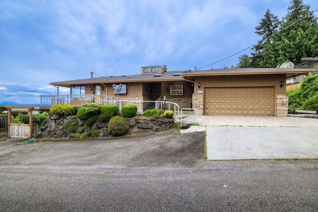 Building Photo - Charming 4-Bedroom, 3-Bath Home + Den in Alki Neighborhood with Panoramic Puget Sound Views!