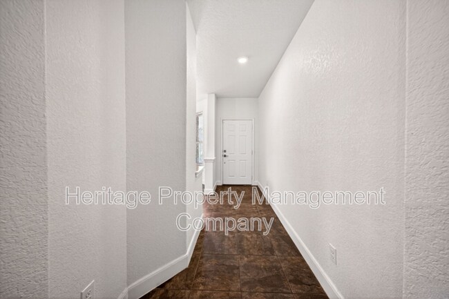 7915 Cenote Dr