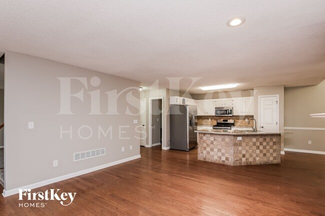 Photo - 4004 Southbrook Ct NW