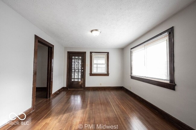 Photo - 4850 Hillside Ave