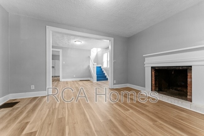 Photo - 369 S Grand Ave