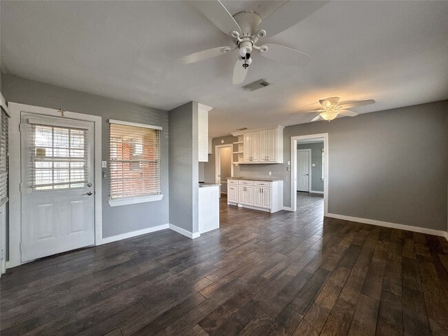 Photo - 5619 Wood Creek Way